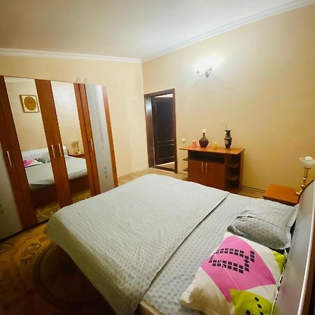Central House Oradea Ngoại thất bức ảnh